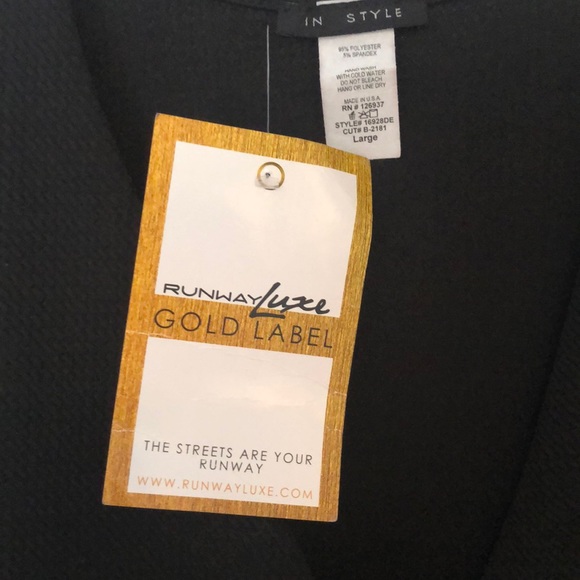 Cross-Cross Crop Top - Picture 3 of 4